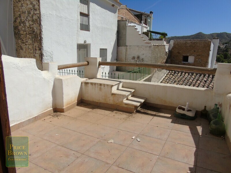 AF1049: Townhouse for Sale in Albanchez, Almería