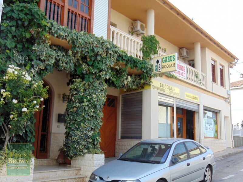 AF1099: Commercial Property for Sale in Baza, Granada
