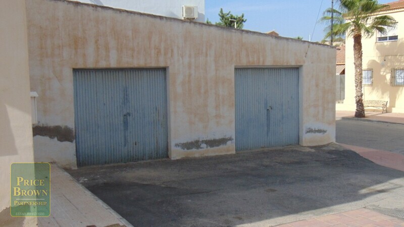 AF1100: Commercial Property for Sale in Zurgena, Almería