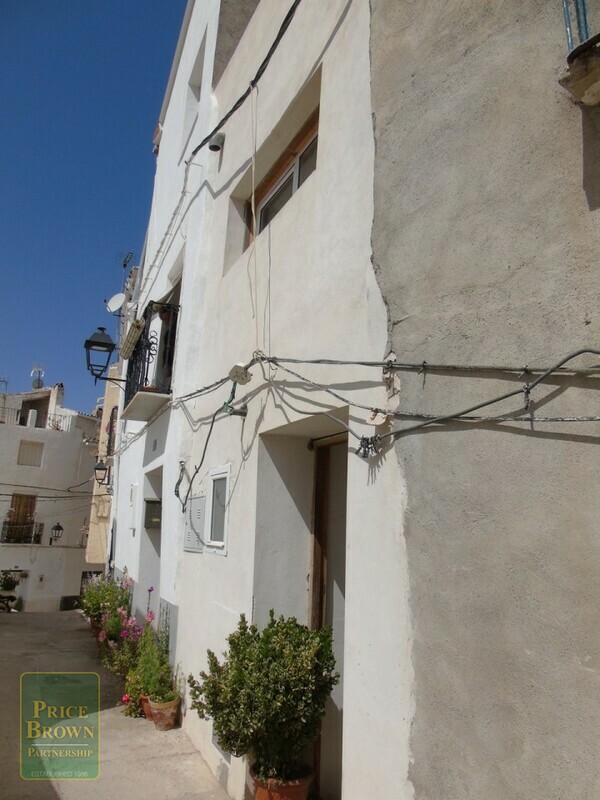 AF523: Townhouse for Sale in Seron, Almería