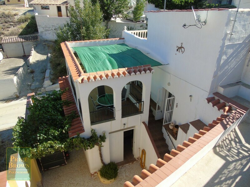 AF553: Townhouse for Sale in Caniles, Granada