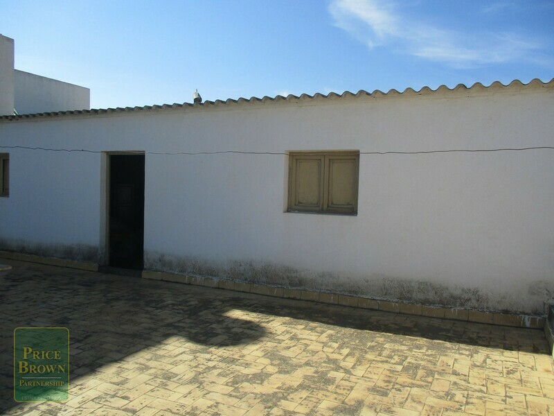 AF642: Townhouse for Sale in La Alfoquia, Almería