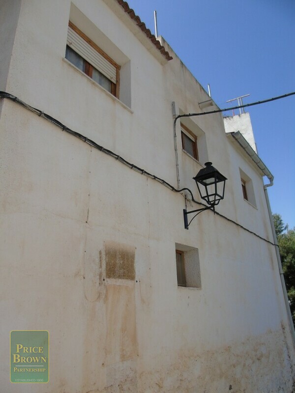 AF682: Townhouse for Sale in Seron, Almería