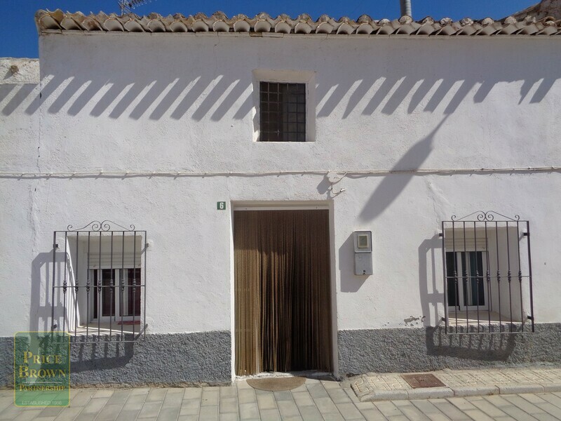 AF708: Townhouse for Sale in Partaloa, Almería
