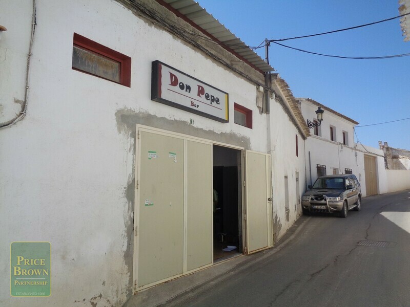AF710: Commercial Property for Sale in Partaloa, Almería