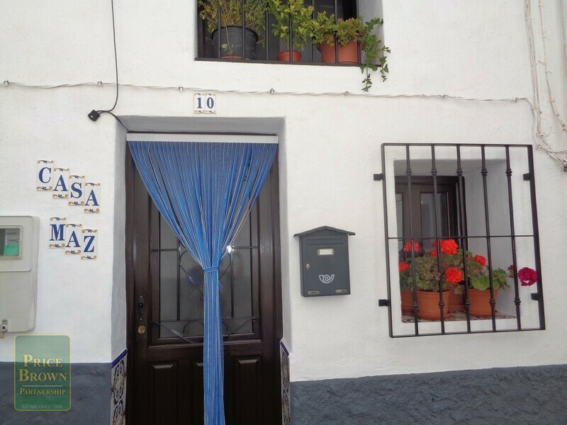 AF718: Townhouse for Sale in Somontin, Almería