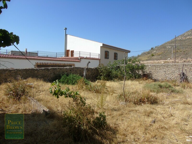 AF823: Townhouse for Sale in Oria, Almería