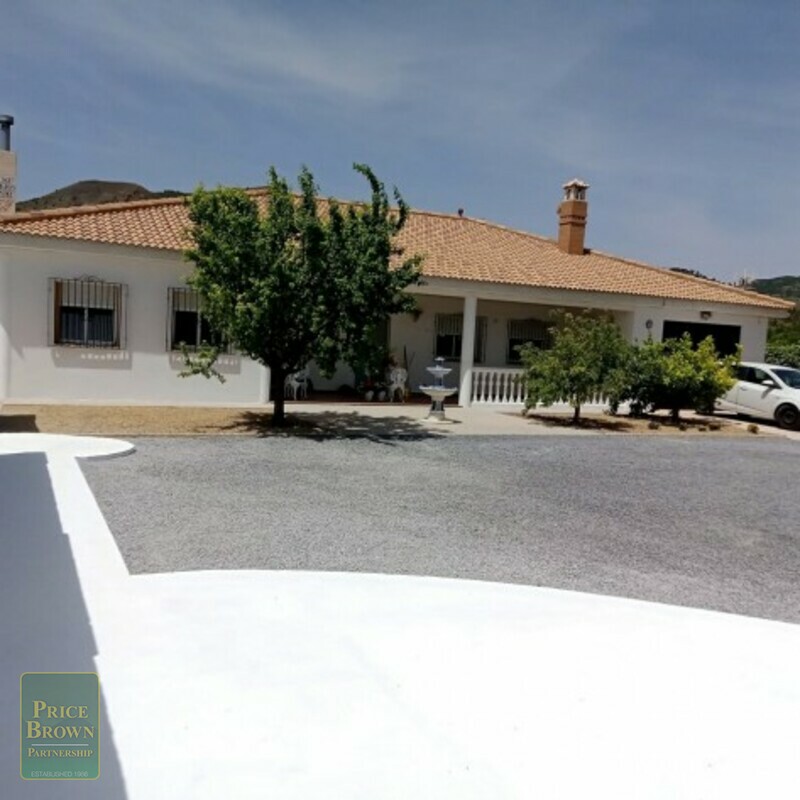 AF927: Villa for Sale in Somontin, Almería
