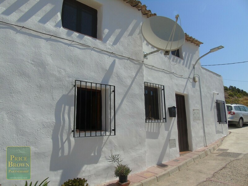 AF962: Townhouse for Sale in Somontin, Almería
