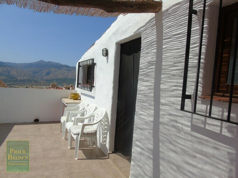 AF962: Townhouse for Sale in Somontin, Almería