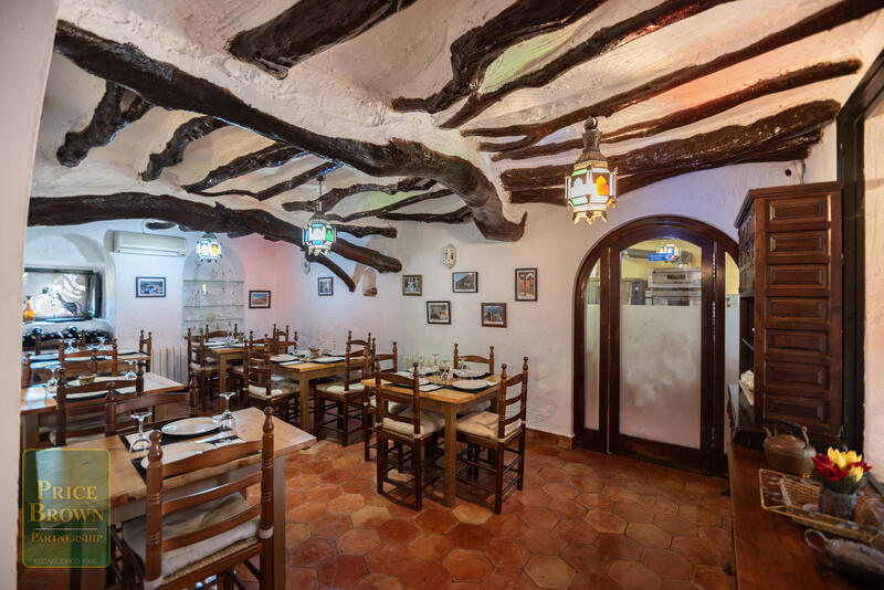 C888: Commercial Property for Sale in Cabrera, Almería
