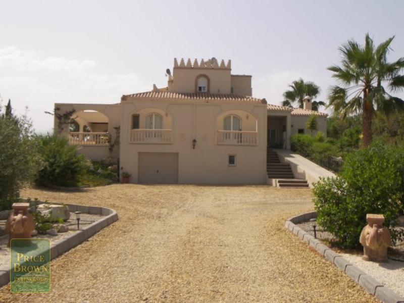 DV1476 4 Bedroom Villa for Sale in Vera, Almería Price Brown Estate