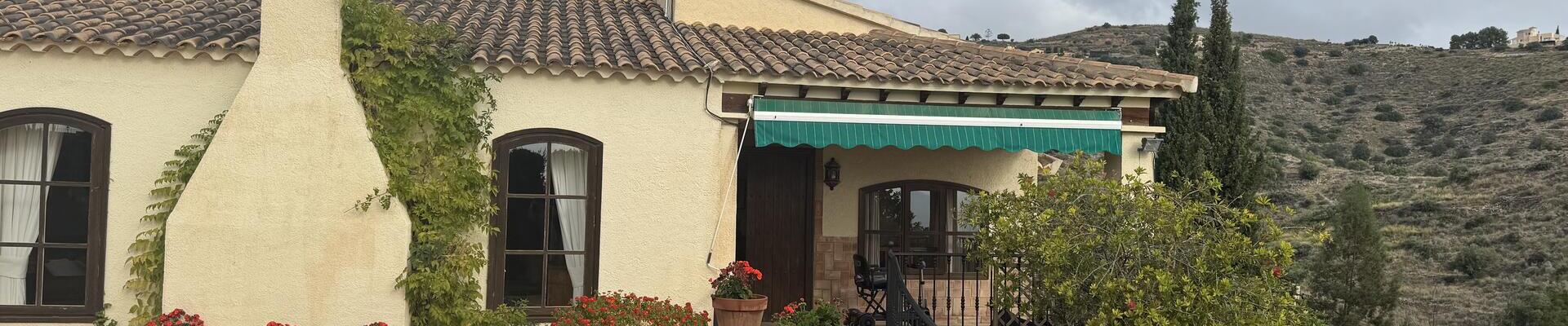 DV1597: 4 Bedroom Villa for Sale