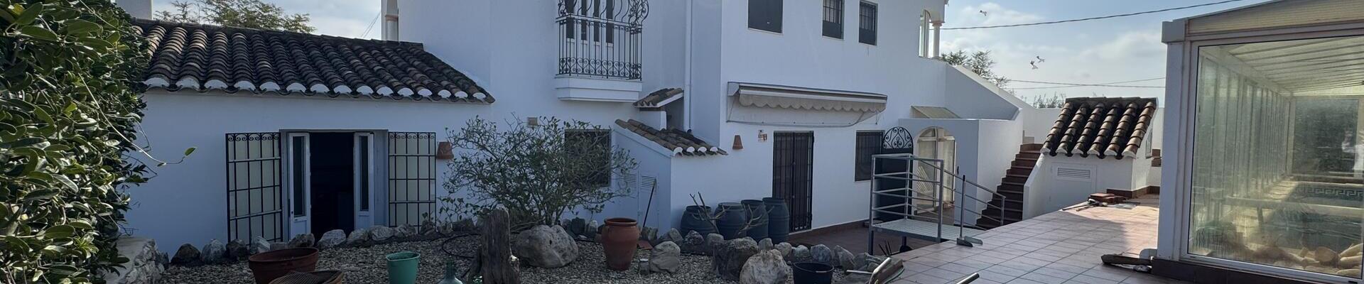 DV1607: 4 Bedroom Cortijo / Villa for Sale
