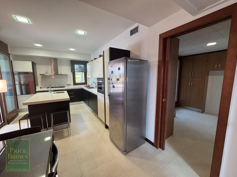 DV1613: Villa for Sale in Huercal-Overa, Almería
