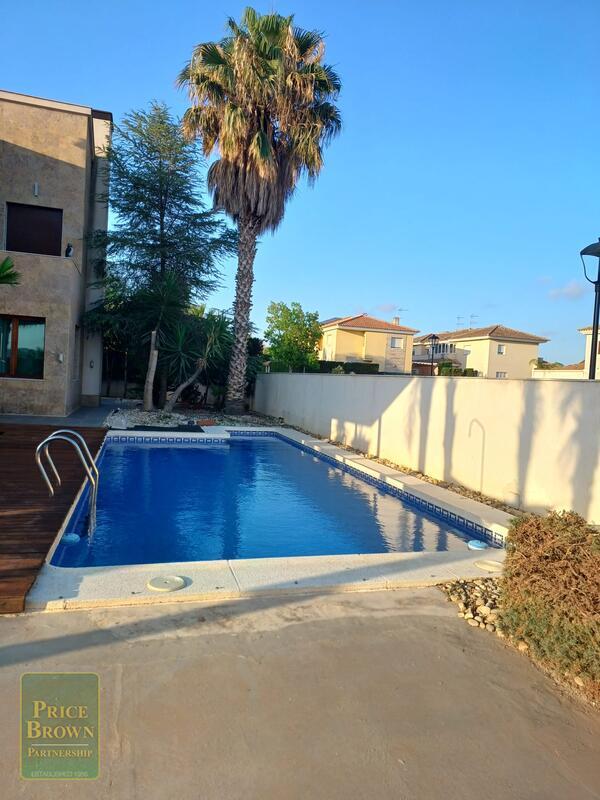 DV1613: Villa for Sale in Huercal-Overa, Almería