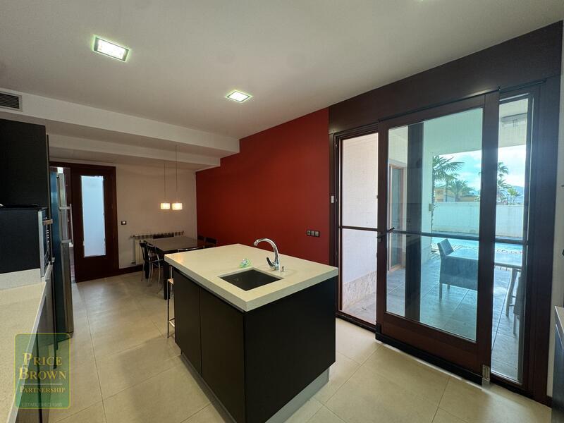 DV1613: Villa for Sale in Huercal-Overa, Almería