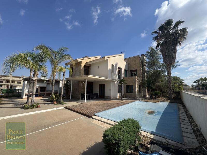 DV1613: Villa for Sale in Huercal-Overa, Almería