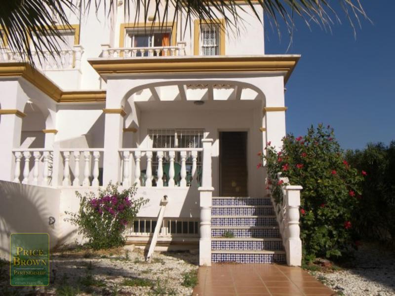 LV717: Townhouse for Sale in Vera Playa, Almería