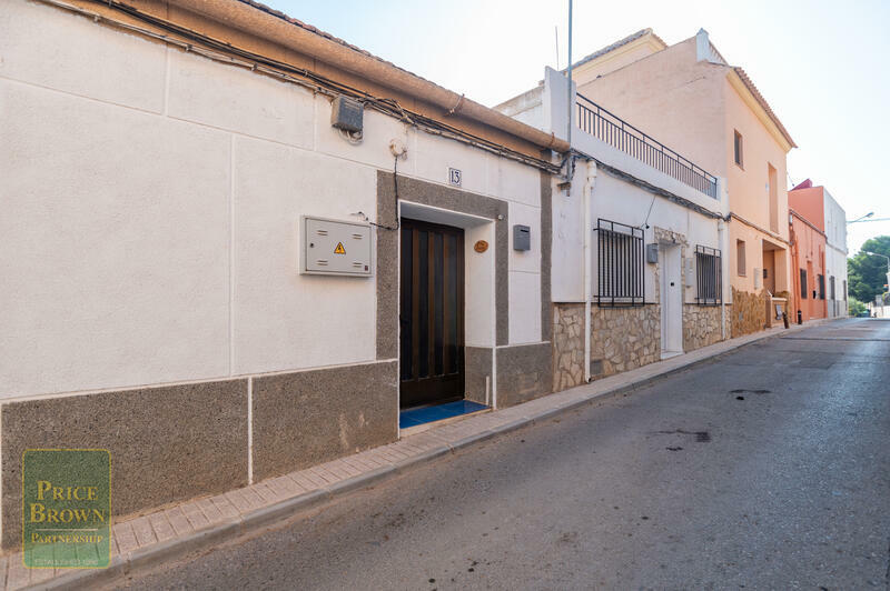 LV800: Townhouse for Sale in Turre, Almería