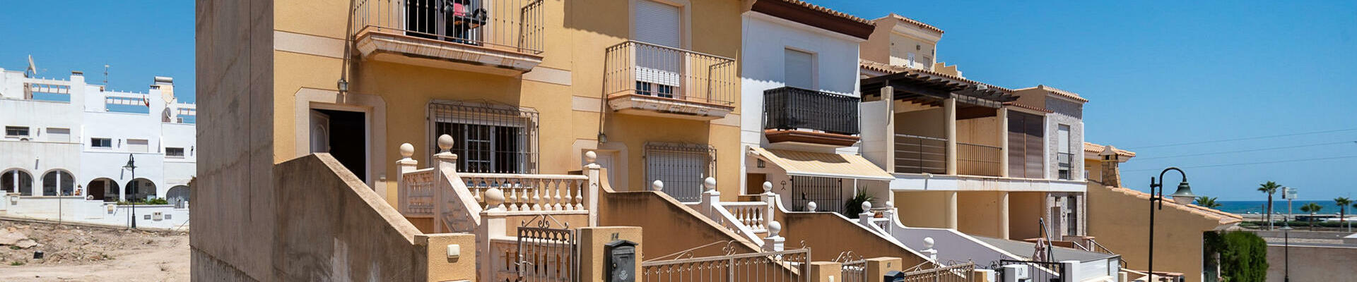 LV819: 3 Bedroom Townhouse for Sale