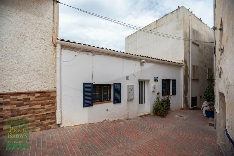 LV822: Townhouse for Sale in Turre, Almería