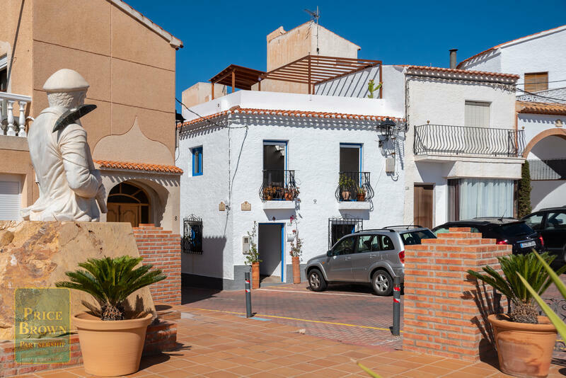 LV831: Townhouse for Sale in Bedar, Almería