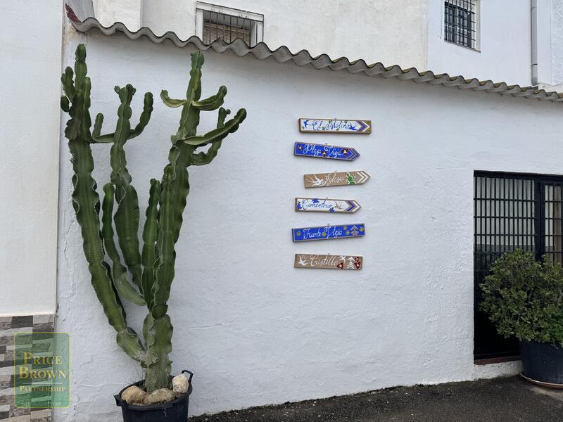 LV867: Townhouse for Sale in La Huelga, Almería LV867: Townhouse for Sale in La Huelga, Almería