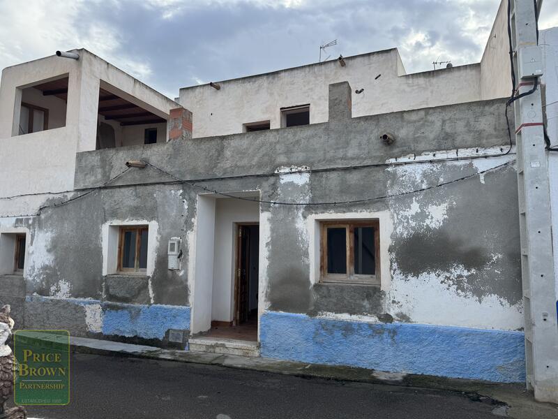 LV867: Townhouse for Sale in La Huelga, Almería LV867: Townhouse for Sale in La Huelga, Almería