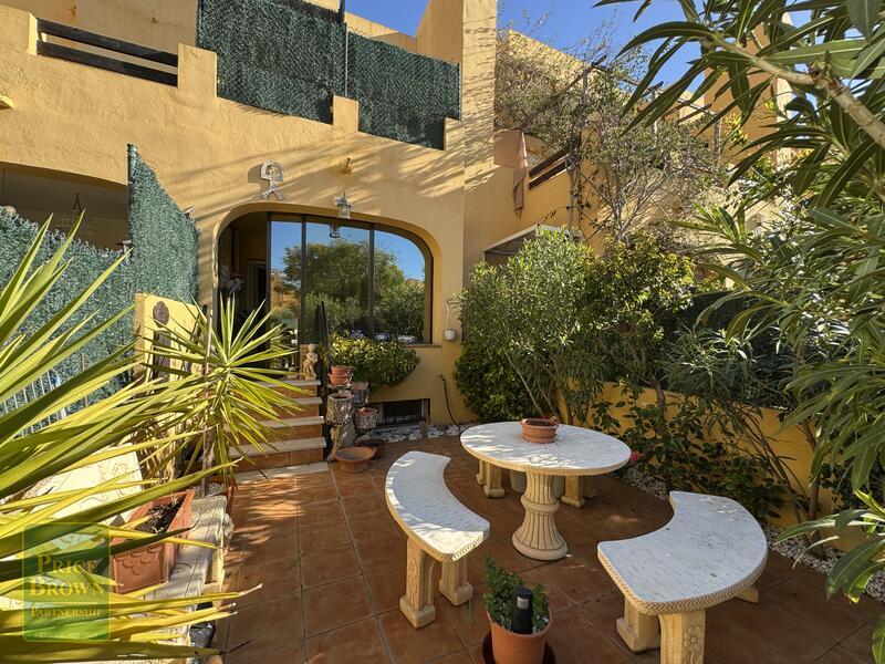 LV876: Townhouse for Sale in Vera Playa, Almería LV876: Townhouse for Sale in Vera Playa, Almería