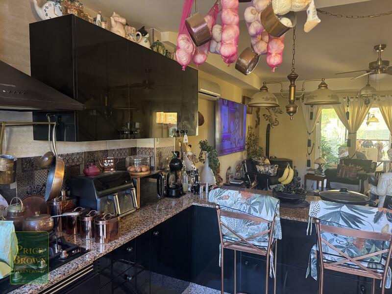 LV876: Townhouse for Sale in Vera Playa, Almería LV876: Townhouse for Sale in Vera Playa, Almería