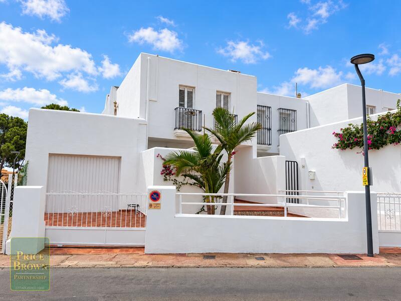 LV885: Townhouse for Sale in Mojácar, Almería