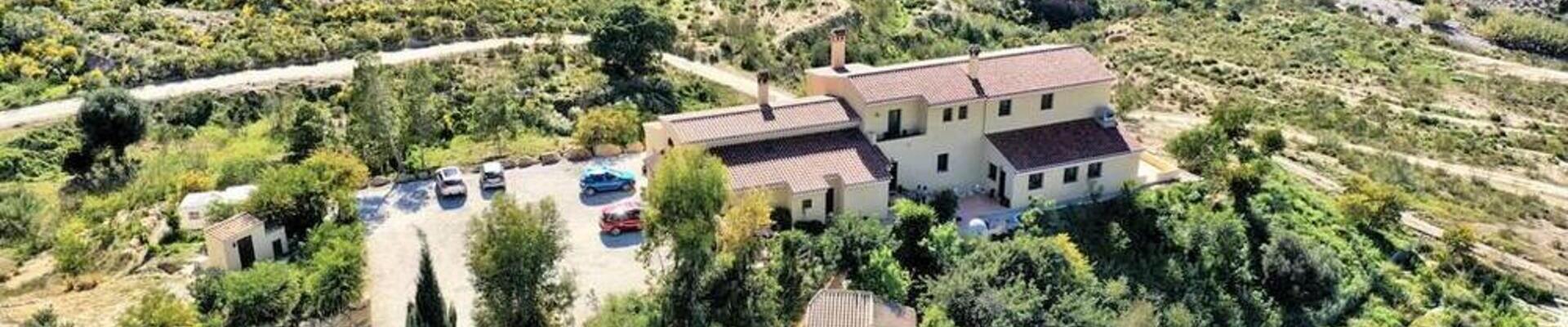 PBOL1596: 10 Bedroom Villa for Sale