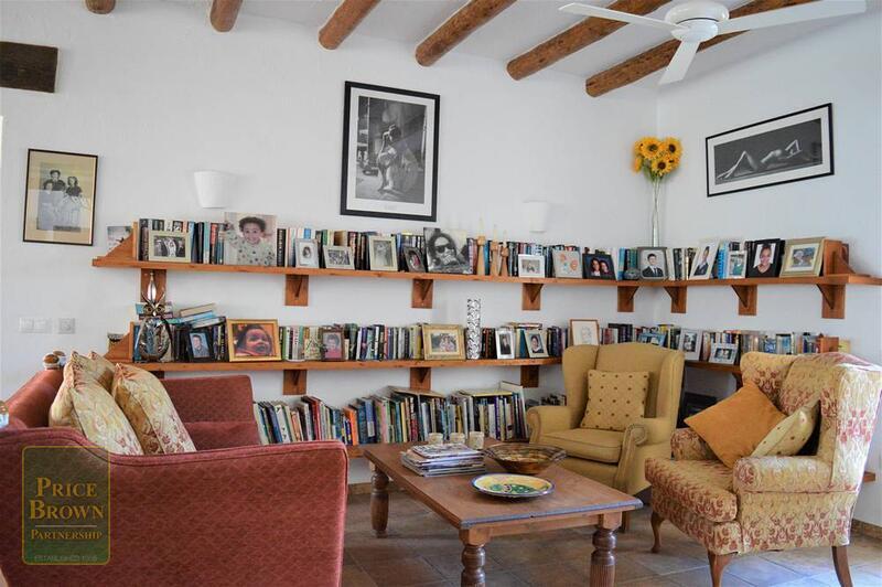 PBOL1596: Villa for Sale in Turre, Almería