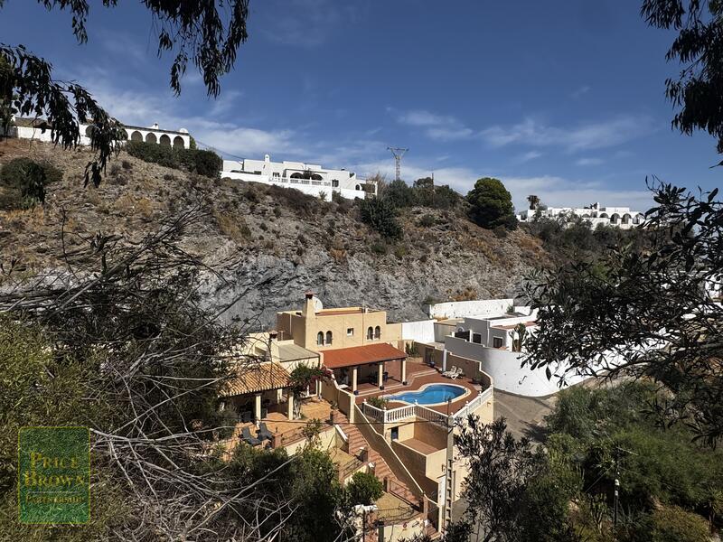 SDV1618: 2 Bedroom Villa for Sale